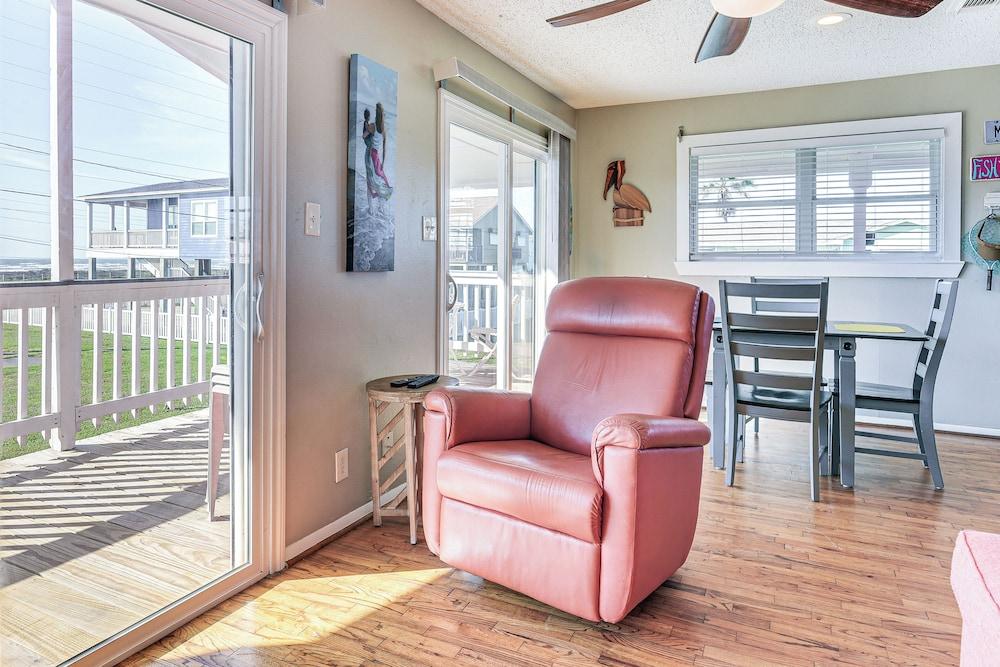Walk to Beach: Galveston Home w/ Patio & Balcony!