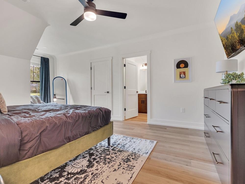 Sunset In The Hills 3 Bedroom Condo