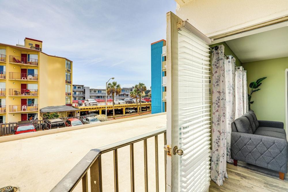 Steps to Sand: Myrtle Beach Gem w/ Oceanfront Pool