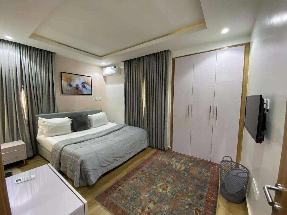 Yellow Door Aparment