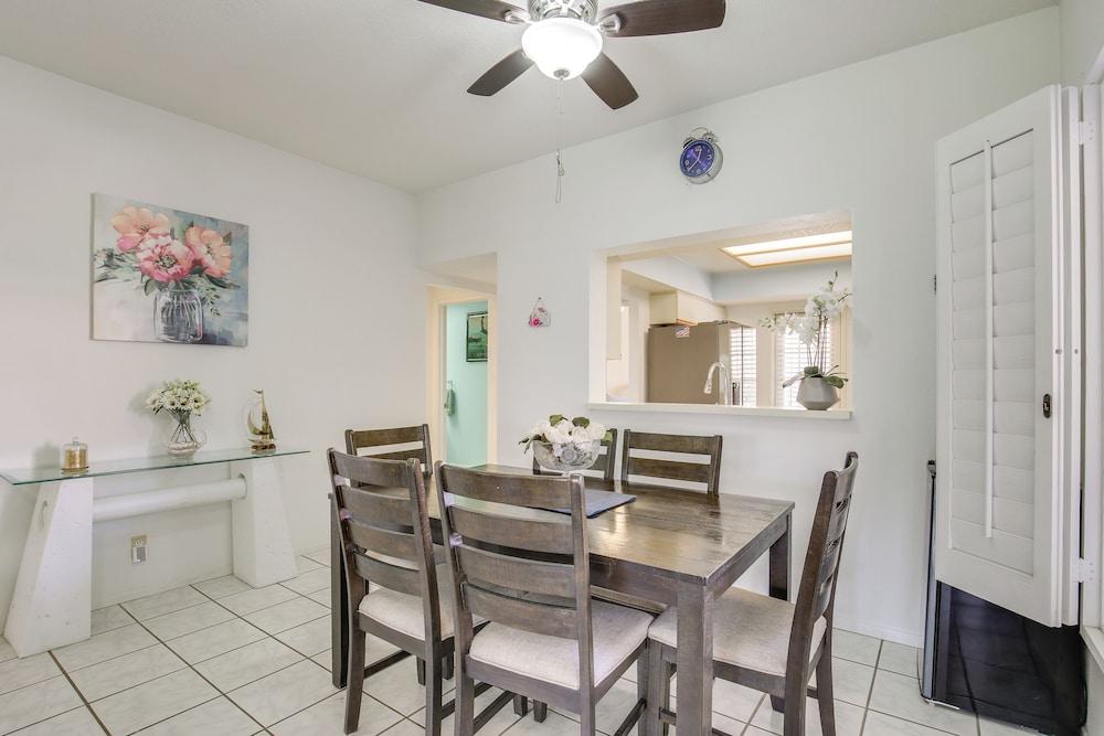 Steps to Community Pool & Spa: Palm Desert Condo!