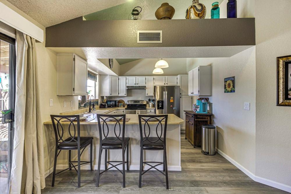 'coyote Casa' w/ Mtn Views in Tuscon Desert Oasis