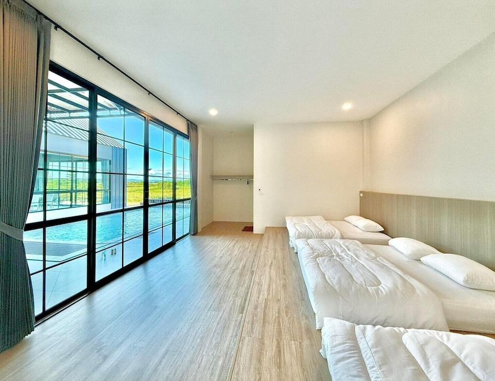 Chomnok Chomna Pool villa