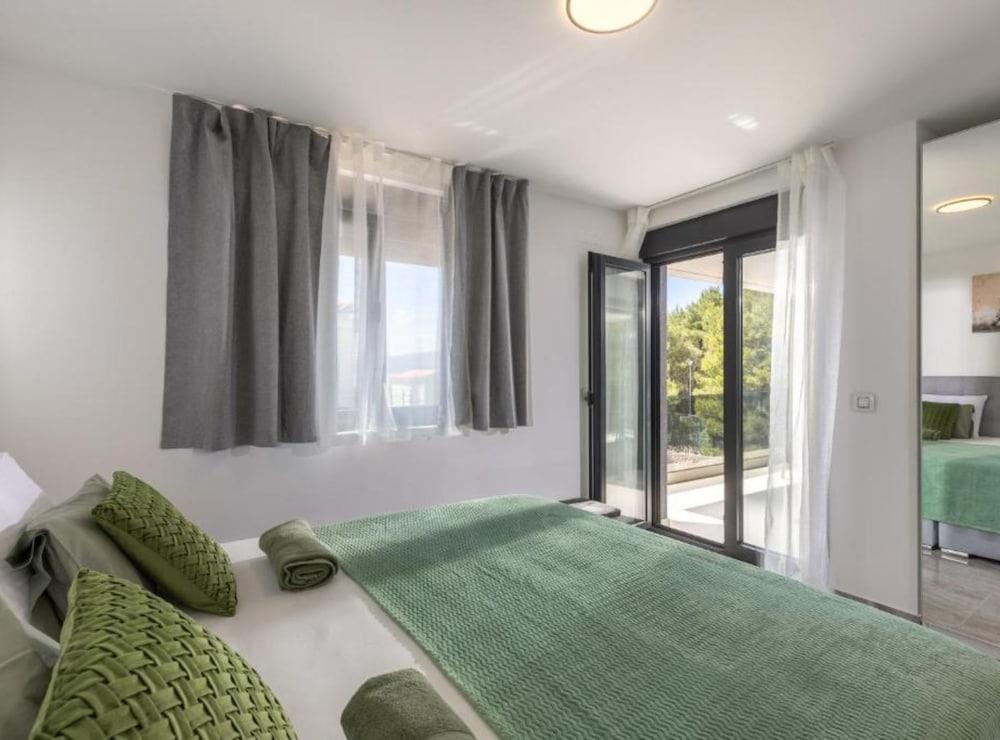 Charming Apartment Island Krk With Private Pool