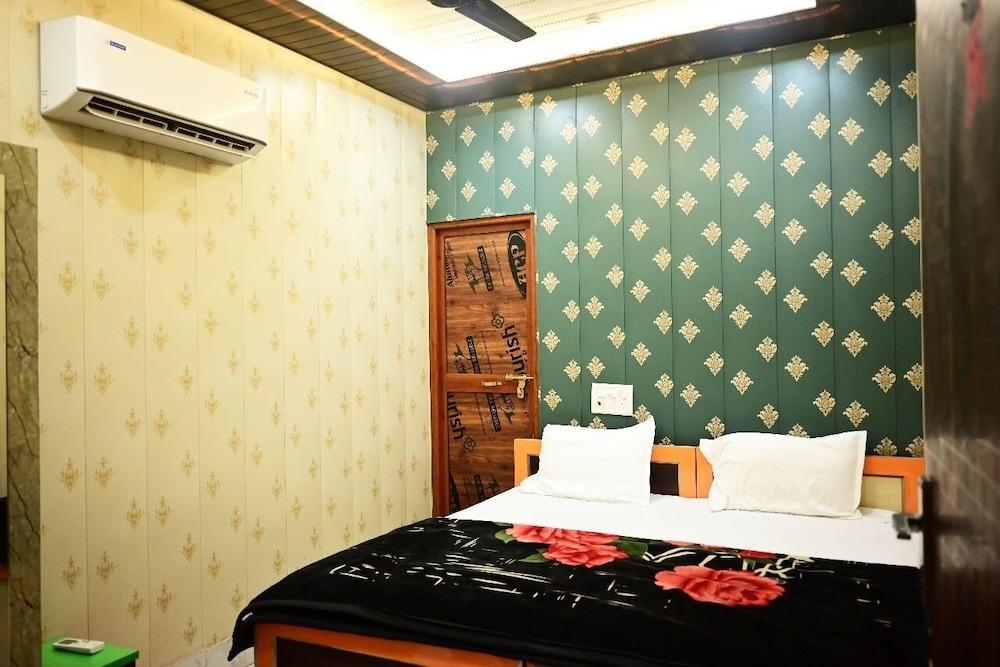 The Mansarovar Palace