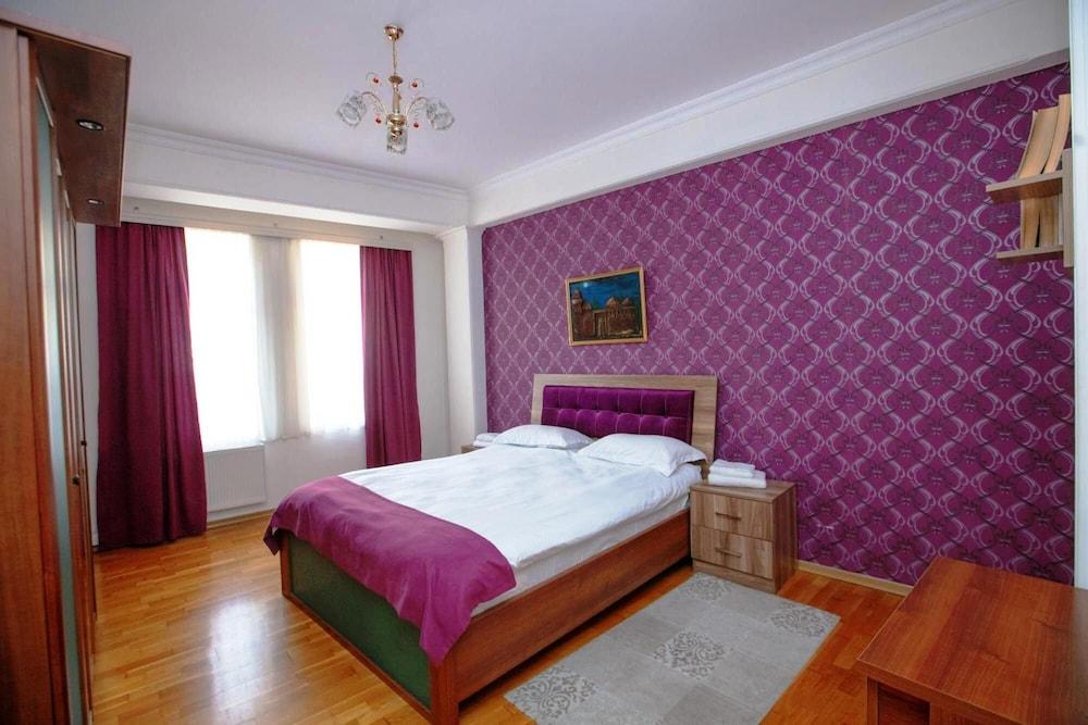 Old City Hatefi Apartments