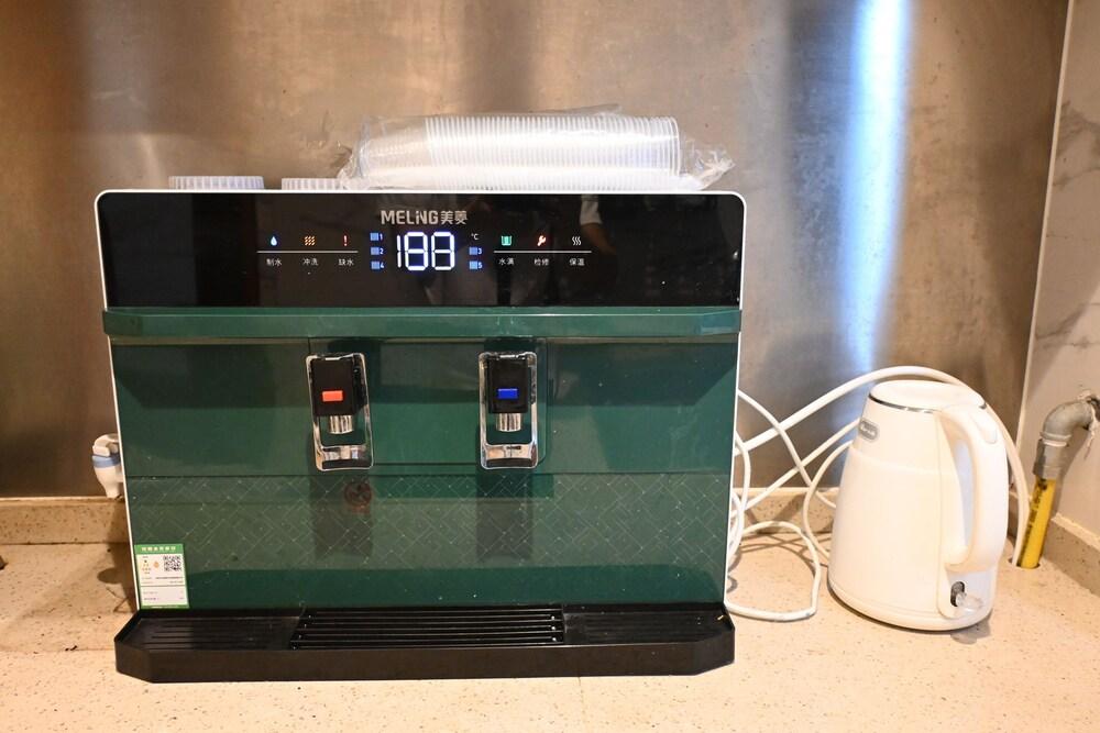 Nomadic International  Hostel