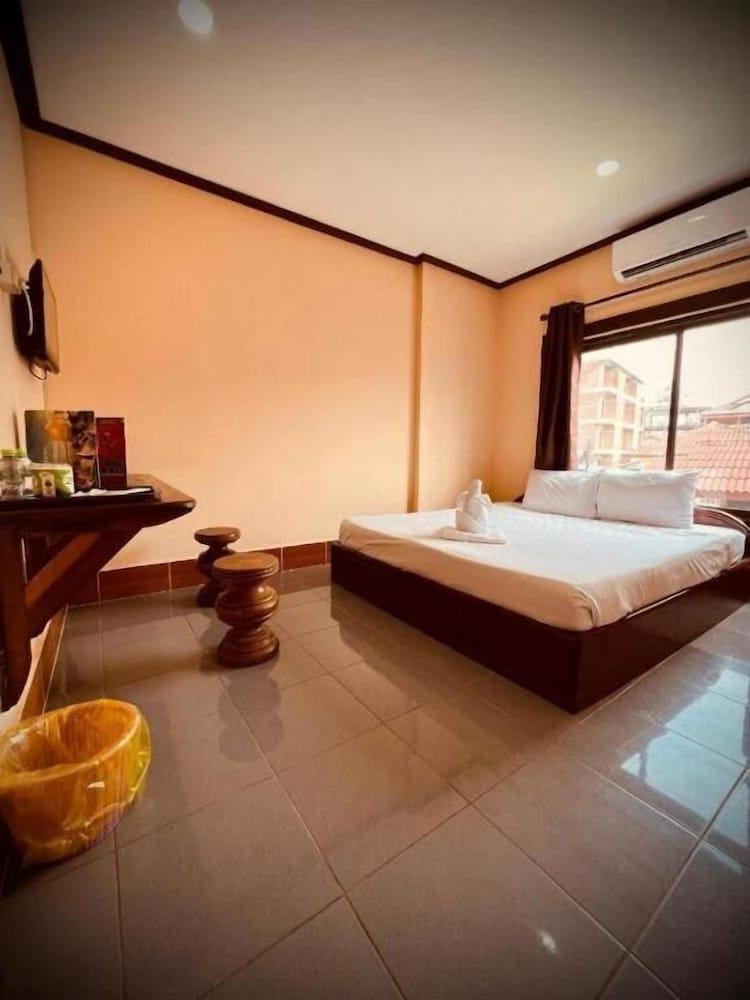 Walking Street Hotel