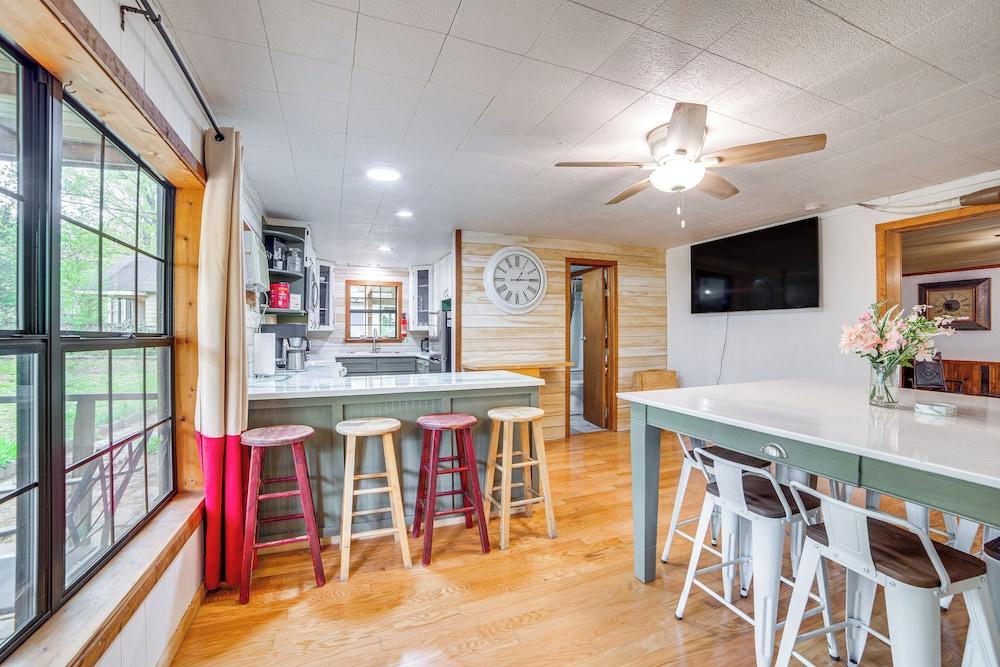 Walk to Water: Lake O' the Pines Cabin