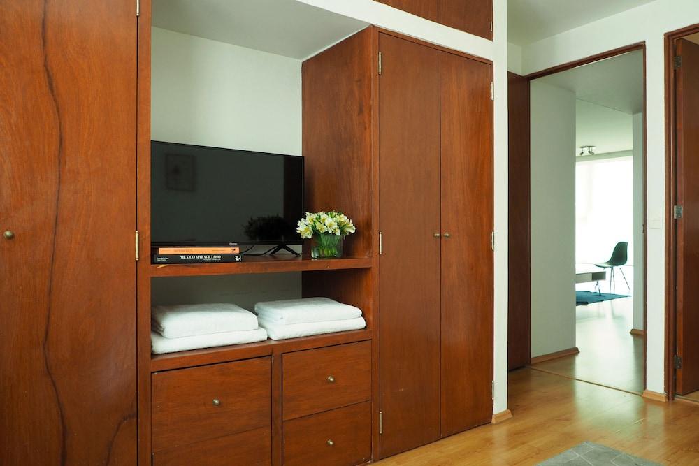 Torre Sevilla by The Local Way