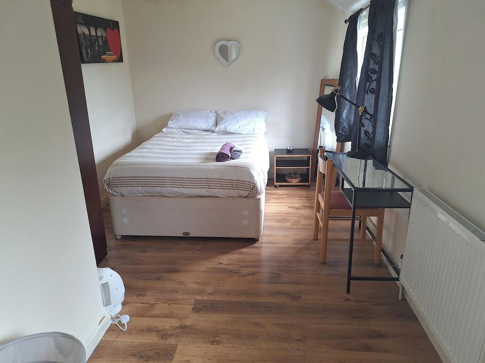 Charming Chestnut Cottage in Huntingdon