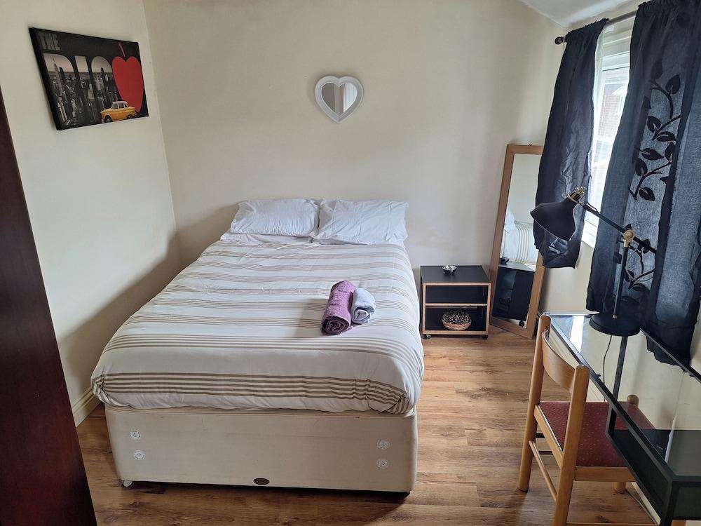 Charming Chestnut Cottage in Huntingdon