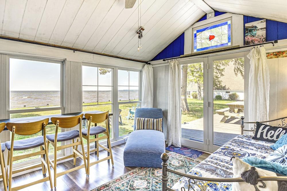 Tiny House w/ Big Views: Cabin in Shiloh!