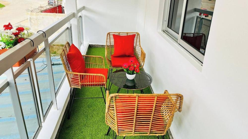 Medo's Luxury Houses - Large Studio