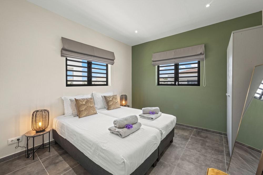 Villa Jasmijn  with private pool, at Mambo Beach