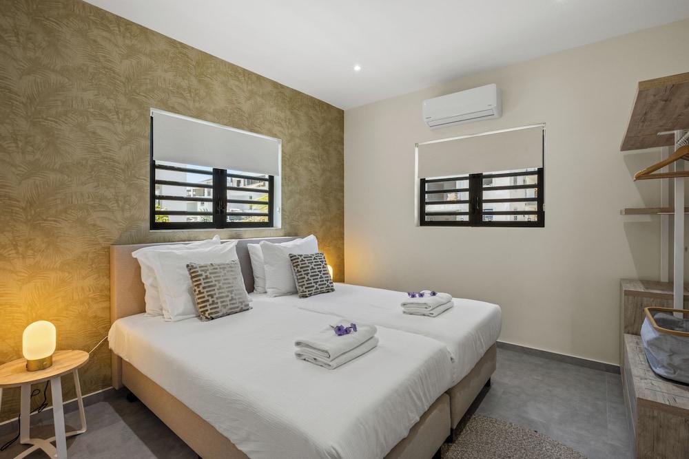 Villa Solana with private pool, Mambo Beach