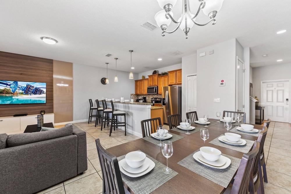 8893 Candy Palm Road