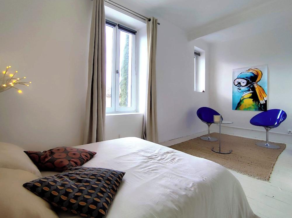 Les Grands Cyprès - chambres d'hôtes, bed and breakfast