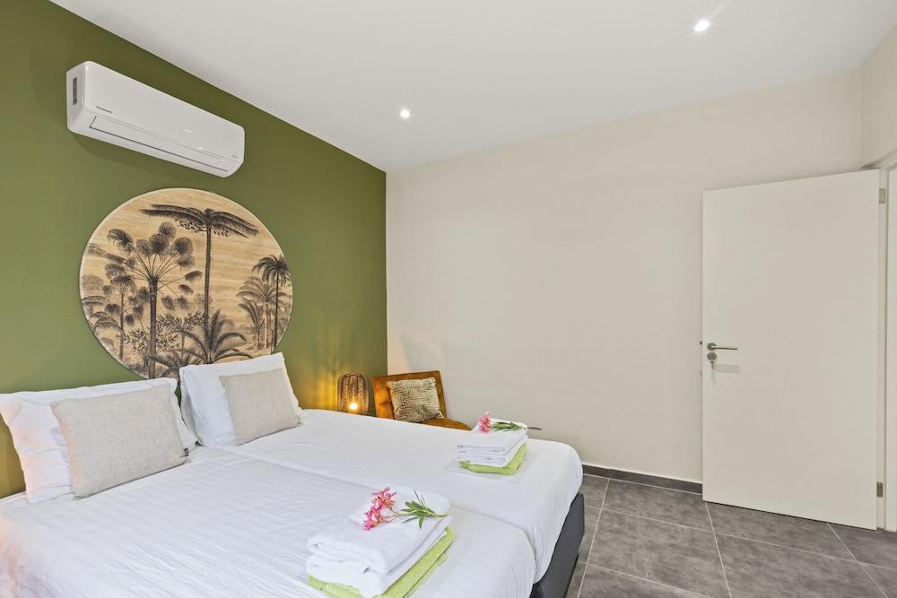 Villa Amber with pool at mambo beach