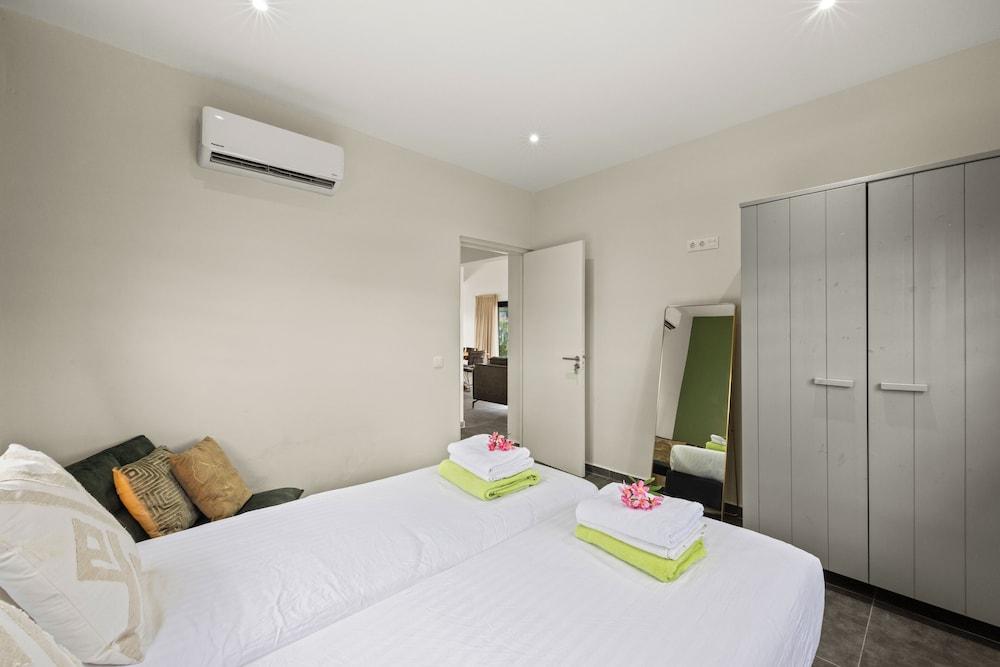 Villa Amber with pool at mambo beach