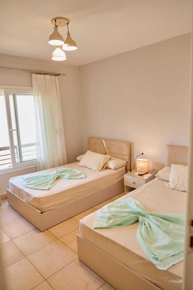 Long Island Chalets Family only