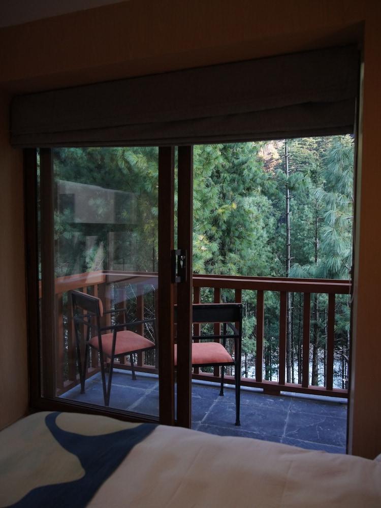 Mountain Lodges of Nepal Chame