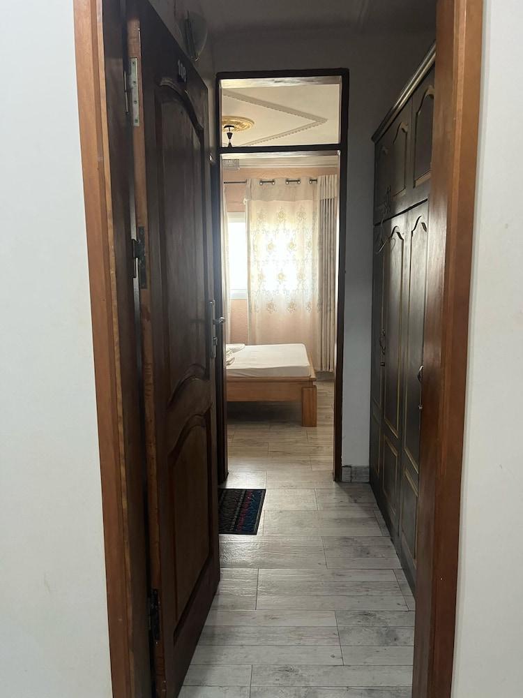 LIVELY HOTEL & Suites