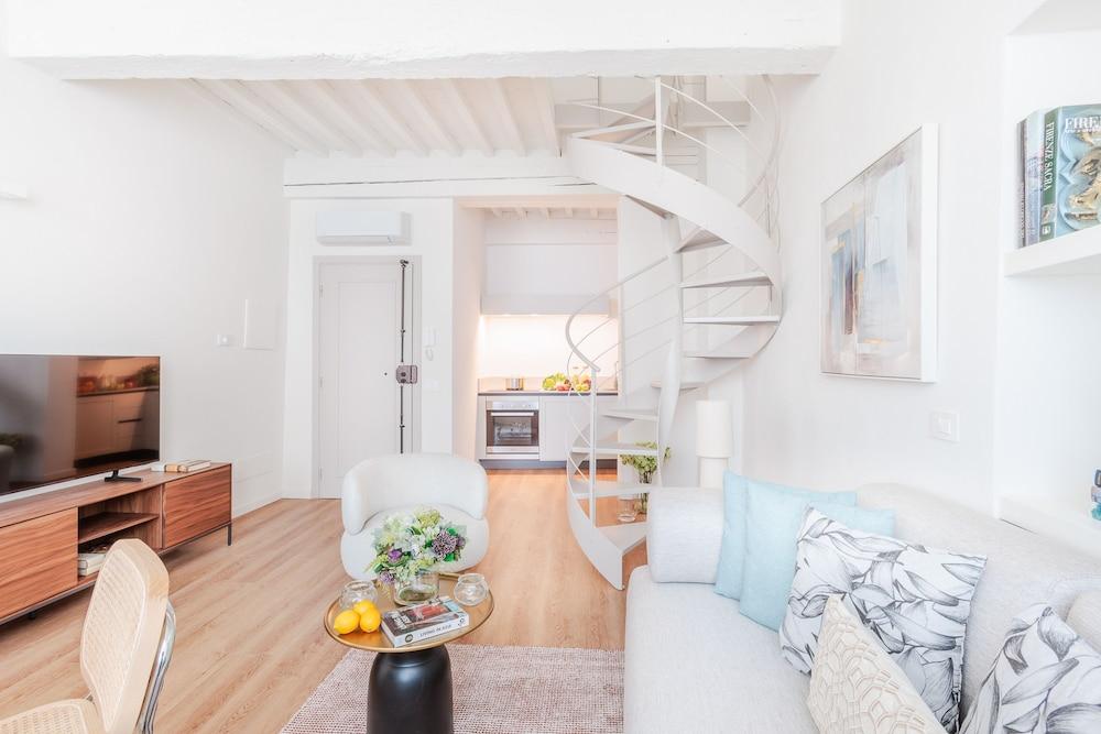 Letizia Penthouse in Lucca