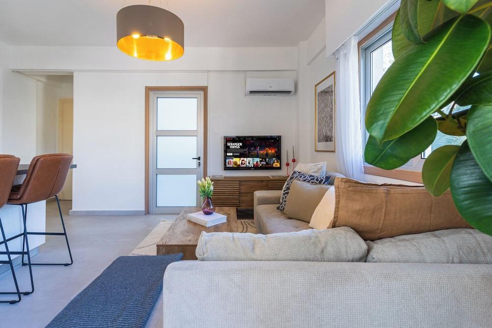 Elegant City Central Suite