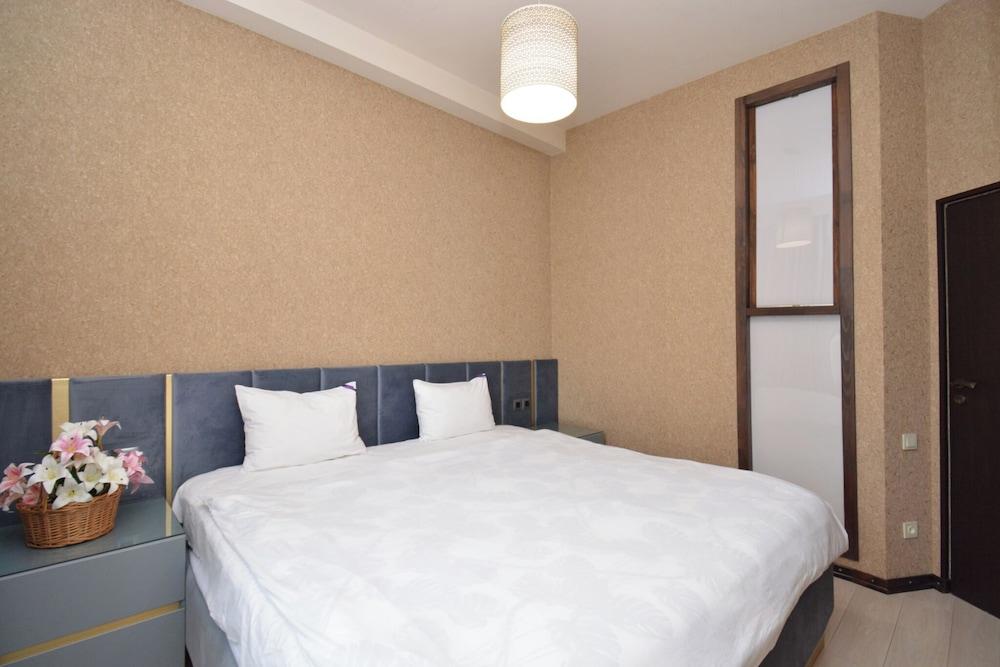 Kajaznuni street apartment on 4 floor