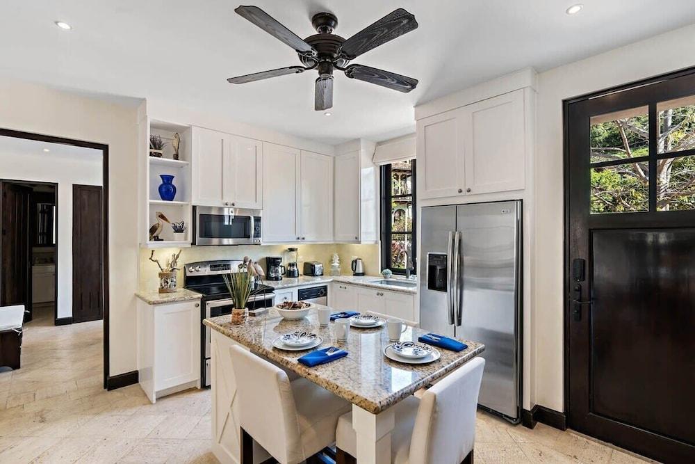 Stylish Beach-Themed Condo with Two Bedrooms and Lovely Ocean Views