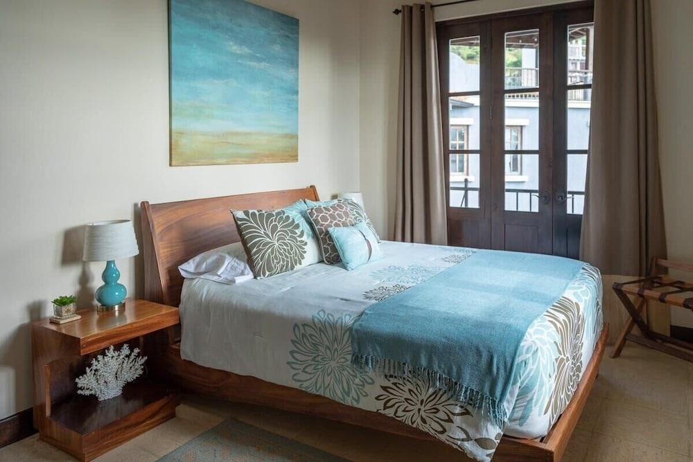 Beautiful Mediterranean-Style Penthouse with an Oceanview Balcony