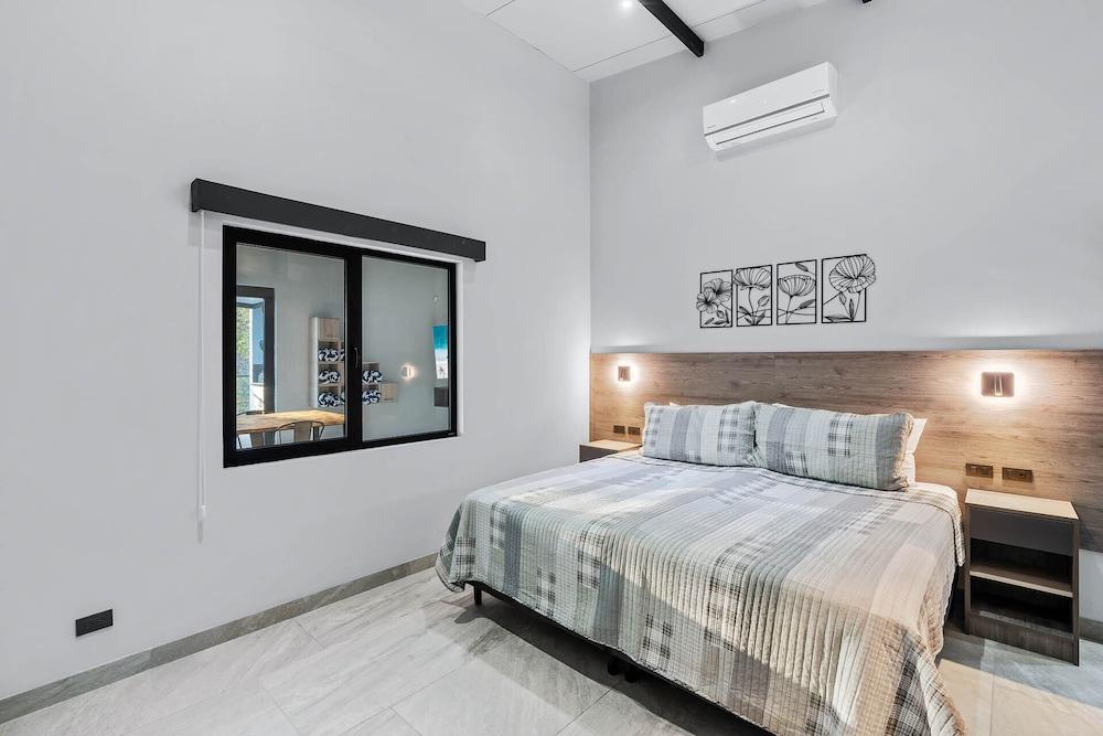 Brand-New 6BD Giant with Private Pool by SPCR