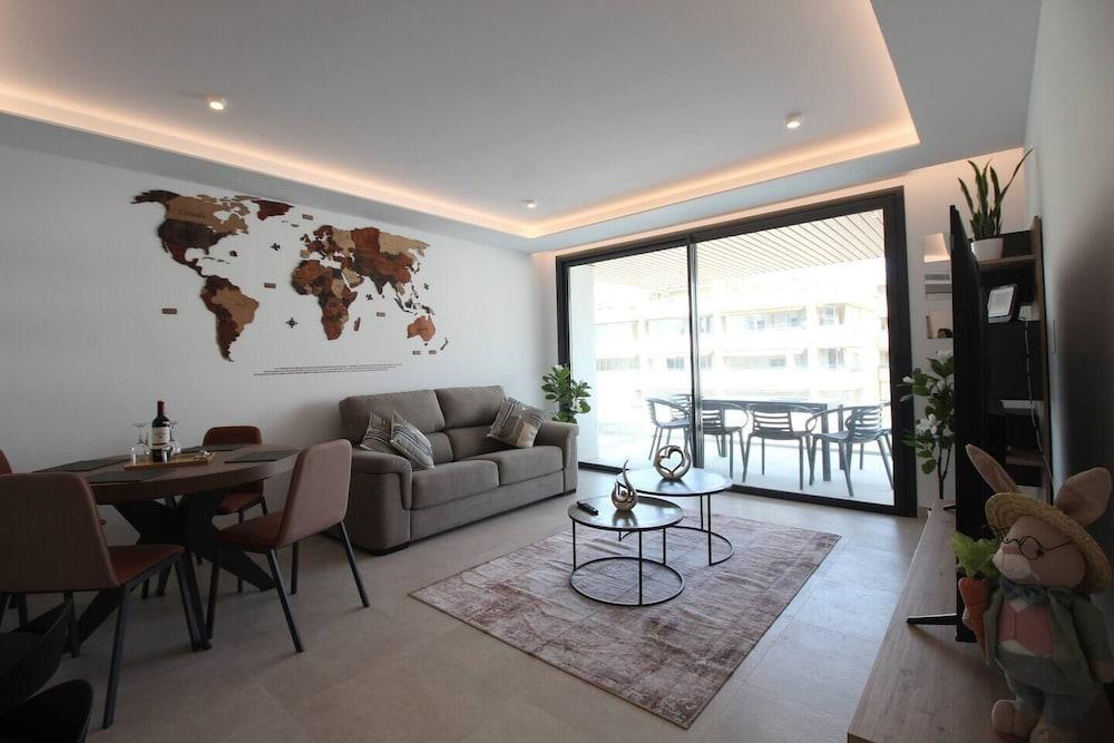 Happy Travel Jade Tower