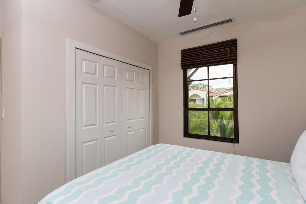 3-Bedroom, 2-Bath Condo Overlooking Pool