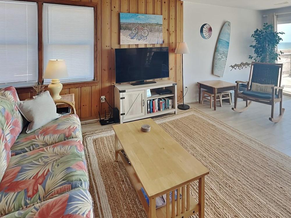 Mamaw's Spot by Topsail Realty