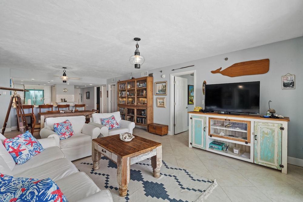 Ocean View 2B 2B Condo Pool New Smyrna FL