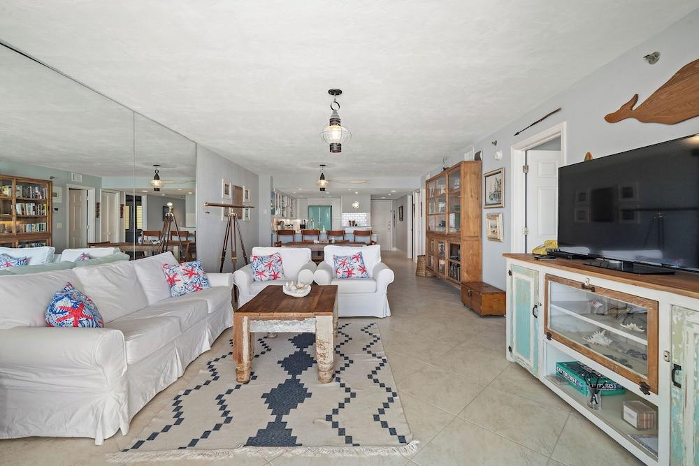 Ocean View 2B 2B Condo Pool New Smyrna FL