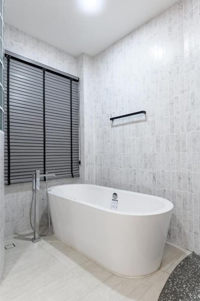 Six elements pool villa khaokho