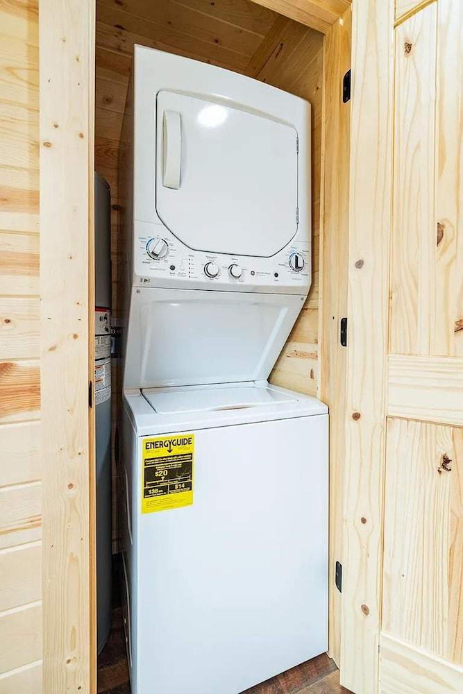 Black Butte - Lux Family Cabin With Games Firepit