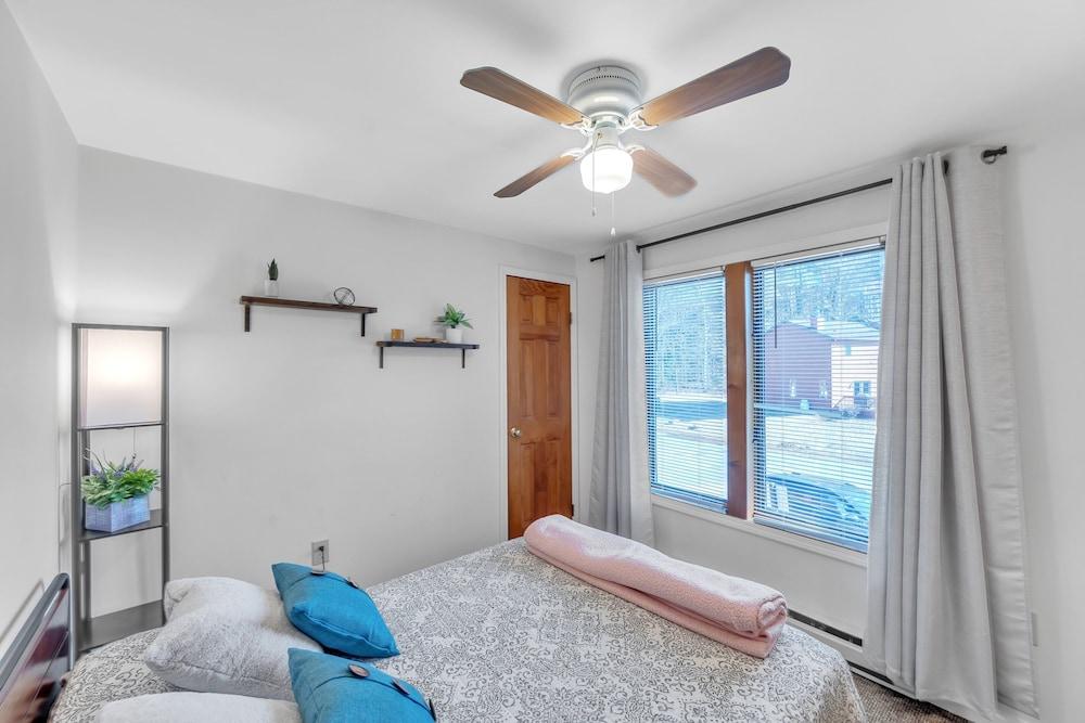 Rumor 39O - Upgraded Townhome With Woodsy Views 3 Bedroom Townhouse by The Summit at Gore Mountain