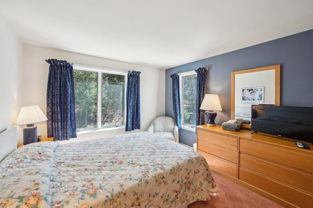 11D - Spacious & Family-Friendly Getaway 3 Bedroom Townhouse by The Summit at Gore Mountain