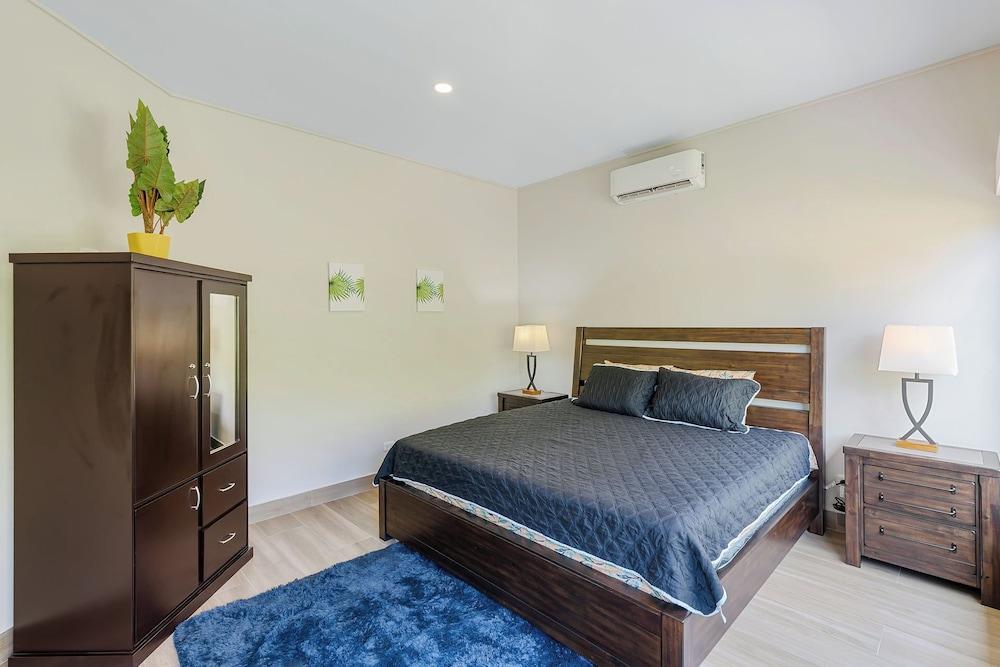 Villa with Minimalist Design & Scenic Deck with Private Infinity Pool and Jungle Views