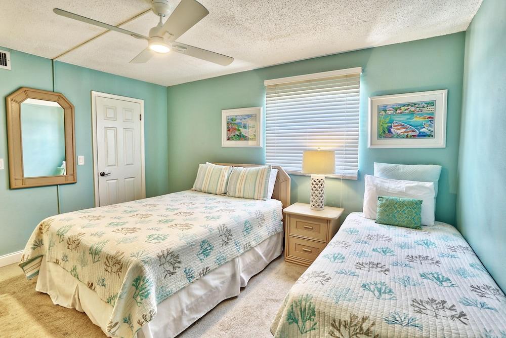 Sea Club #405 - Manatee Zone