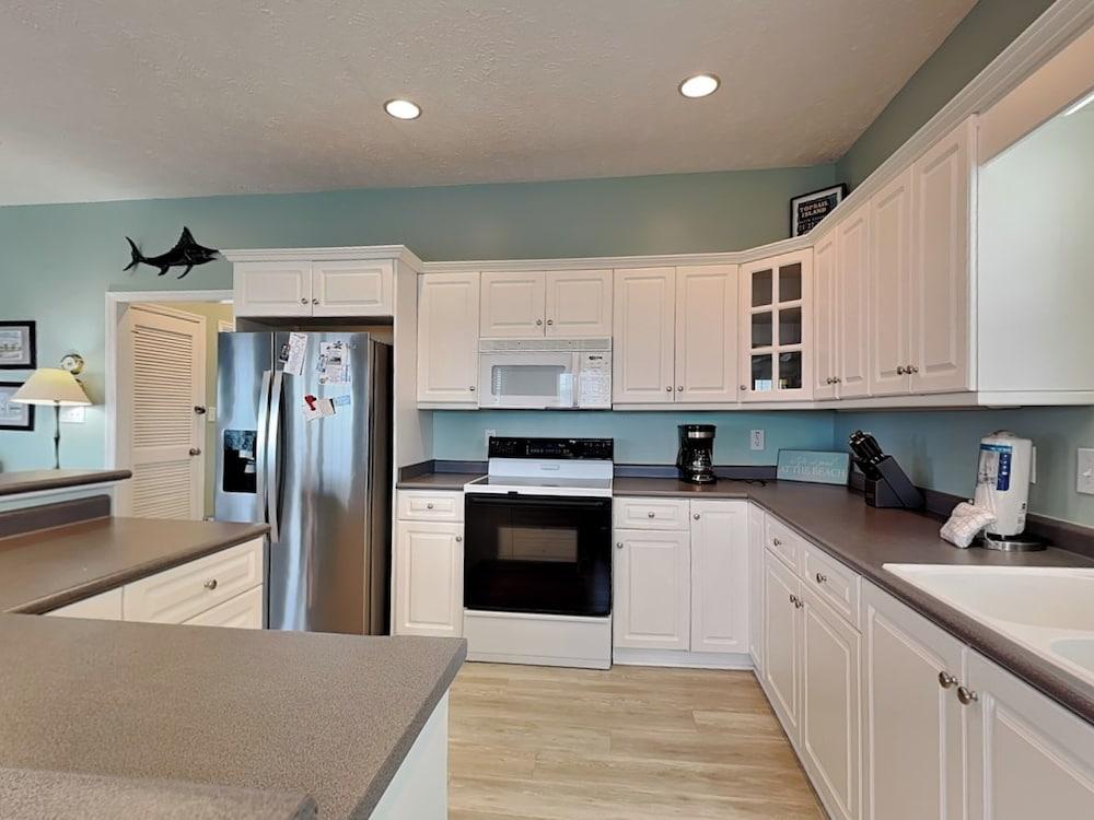 Casa Capri by Topsail Realty