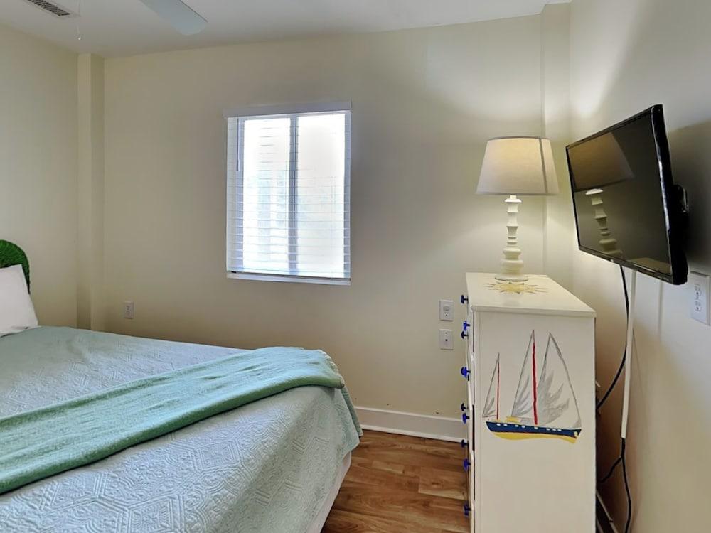 A Grande Green by Topsail Realty