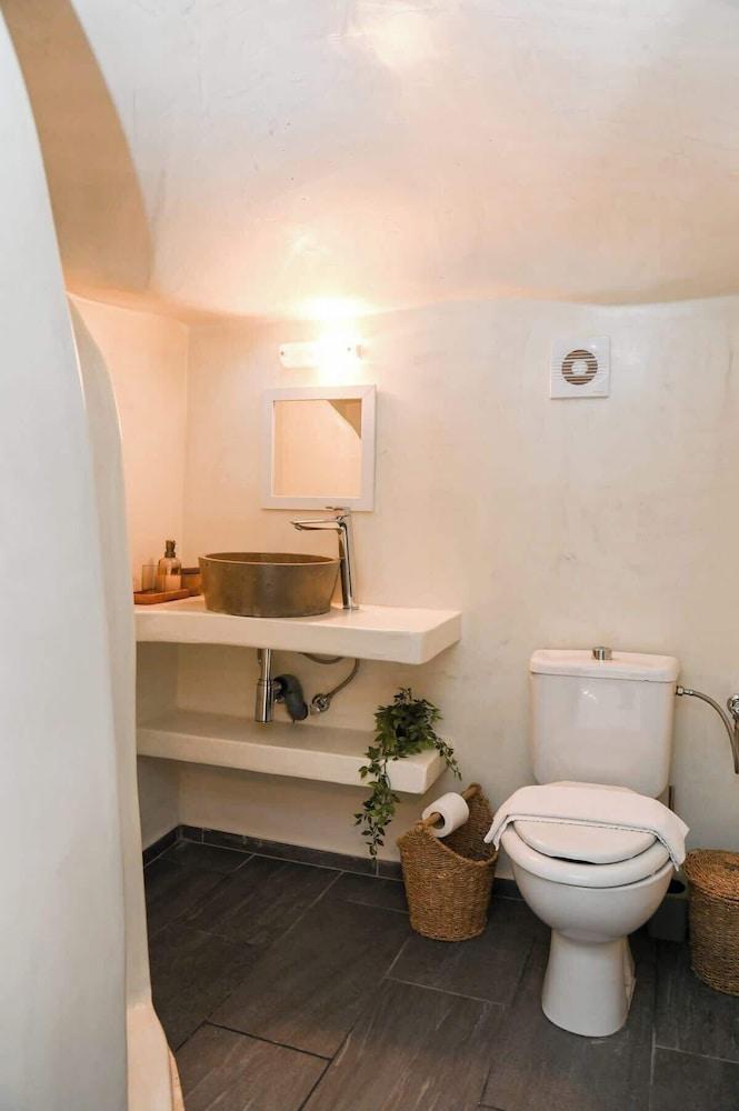 Amphora Helios Gem - Private Jacuzzi and Views