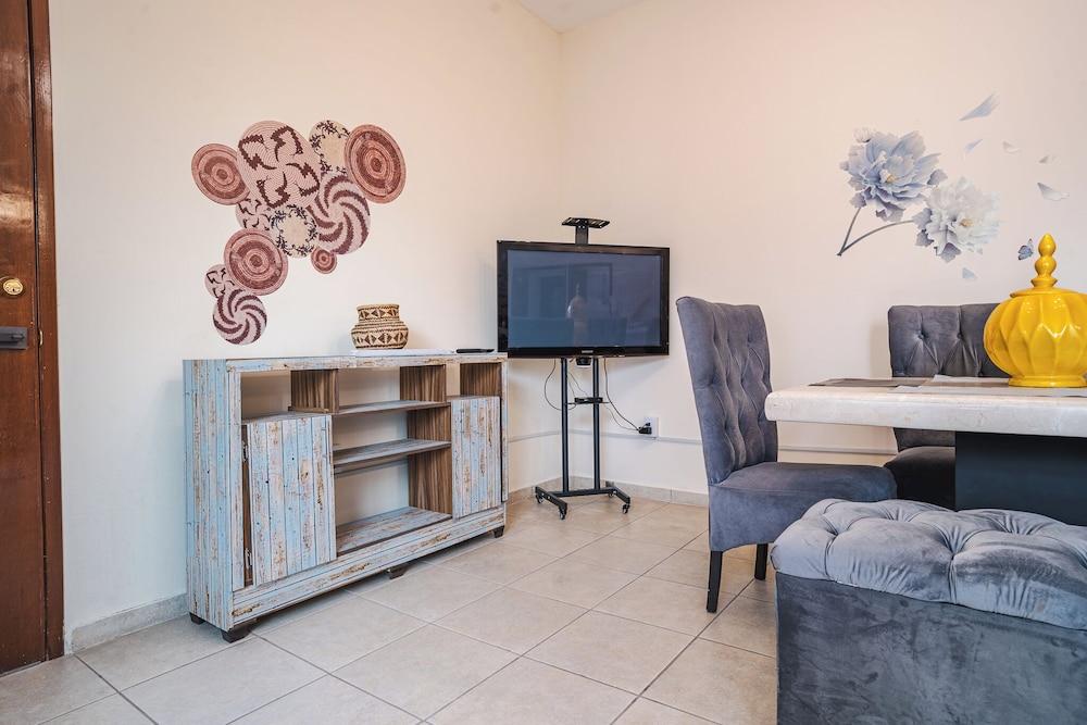 Radiant Family House l Rooftop & Pool