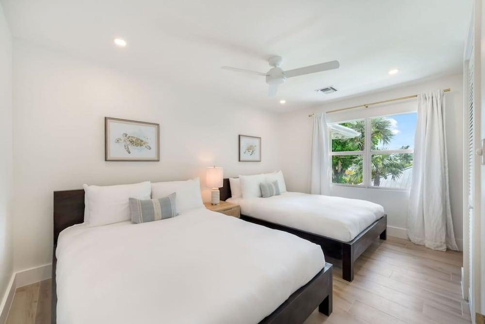 Cocoplum 10 in George Town