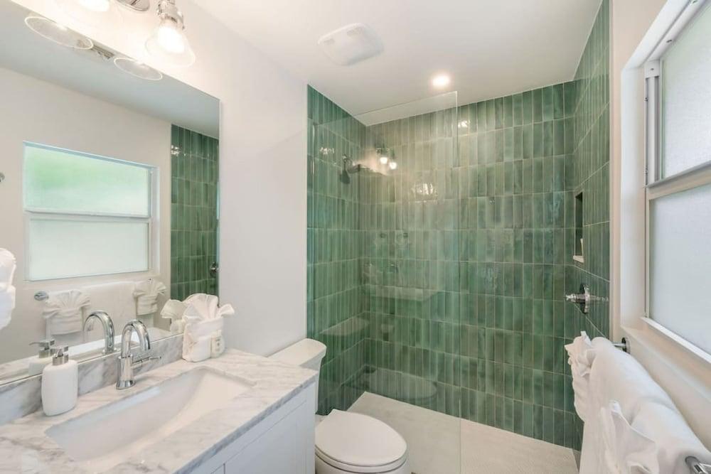 Cocoplum 10 in George Town